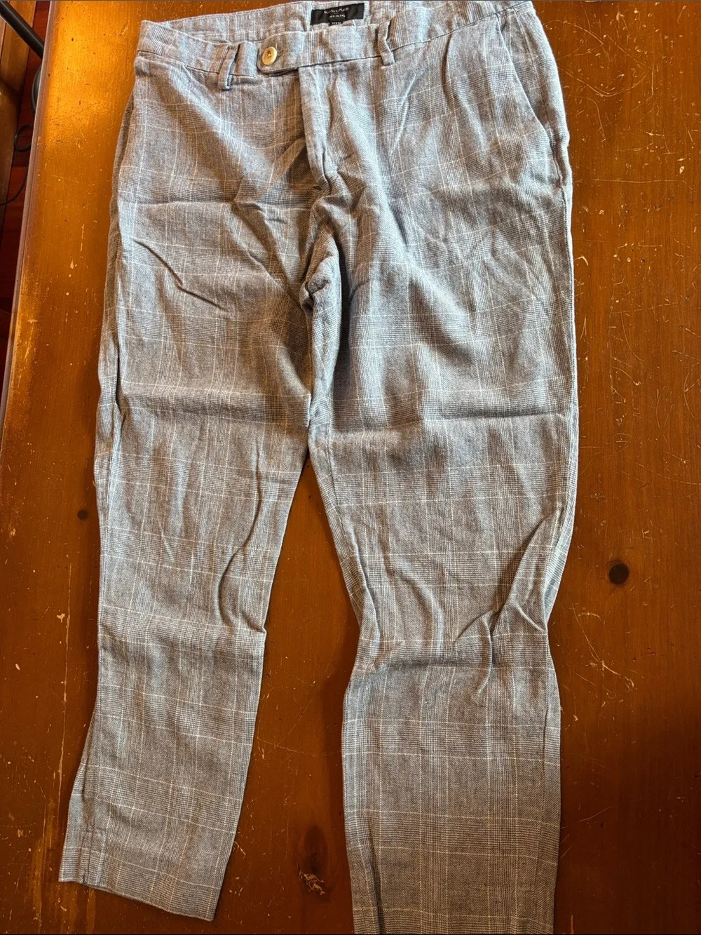 Banana Republic linen-blend trousers in light gray plaid. Subtle